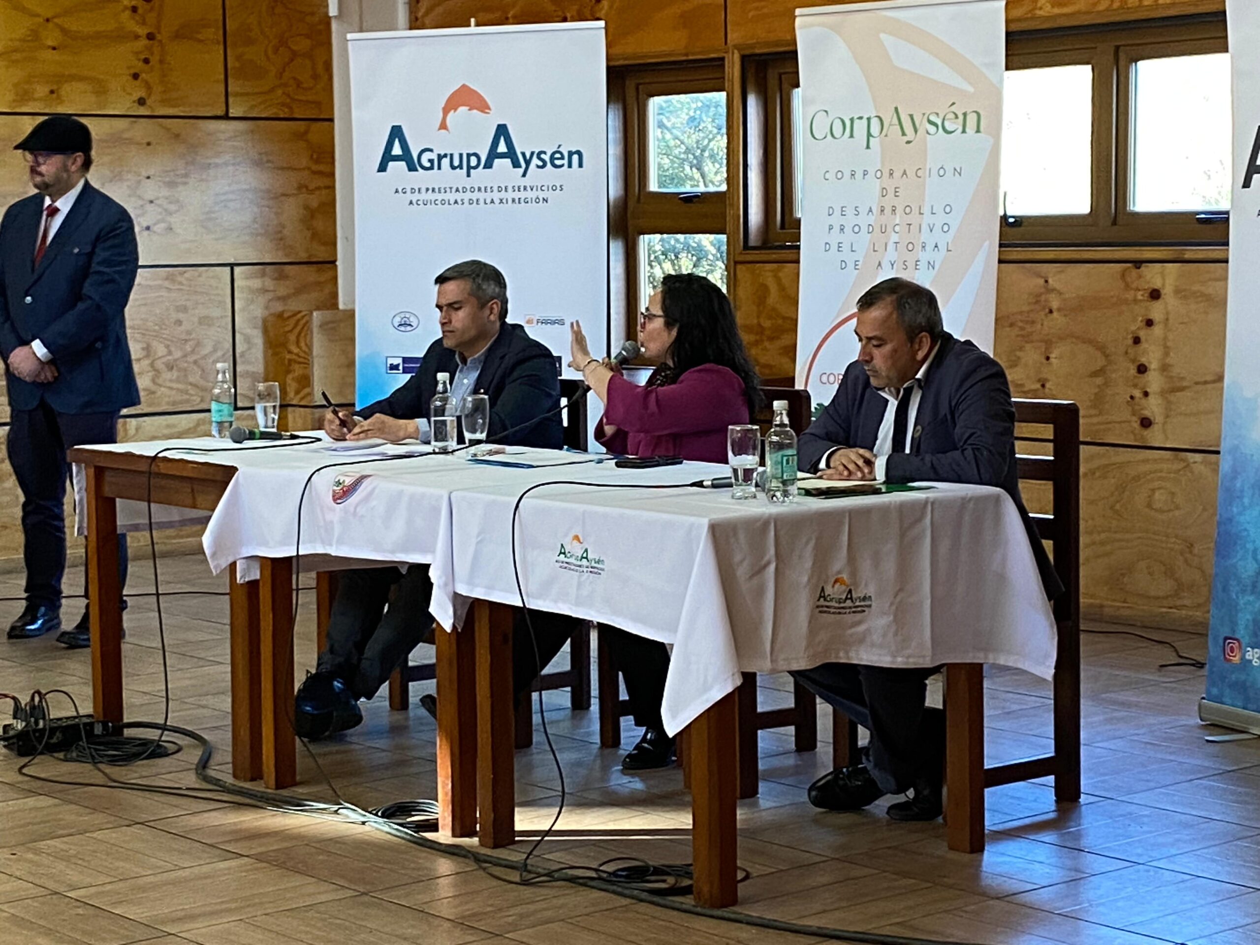 “Primer debate de gobernadores regionales en Aysén se centra en el desarrollo productivo del litoral y logra gran convocatoria”