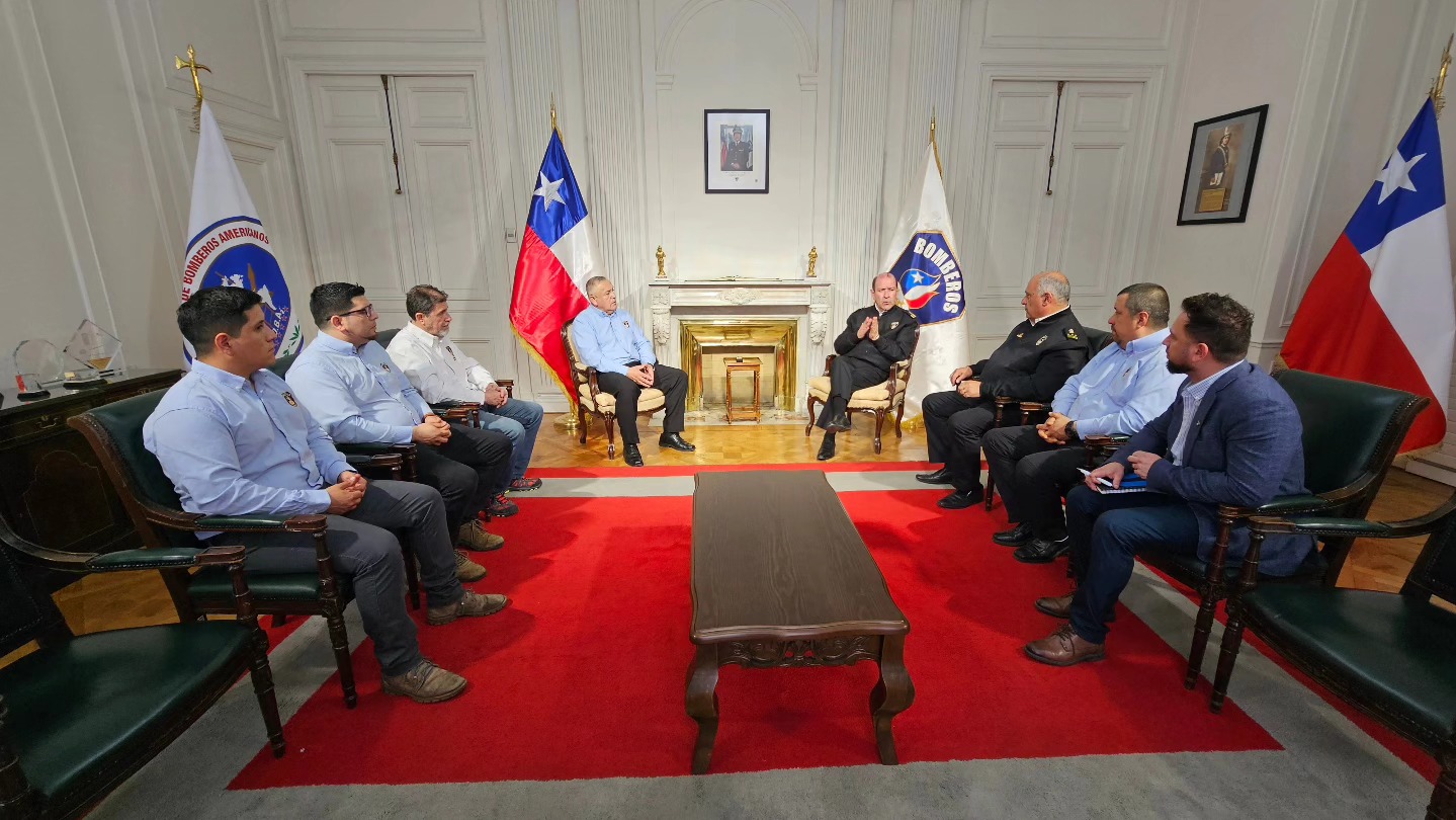 Presidente Nacional de Bomberos de Chile recibió al Presidente Regional Subrogante de Aysén
