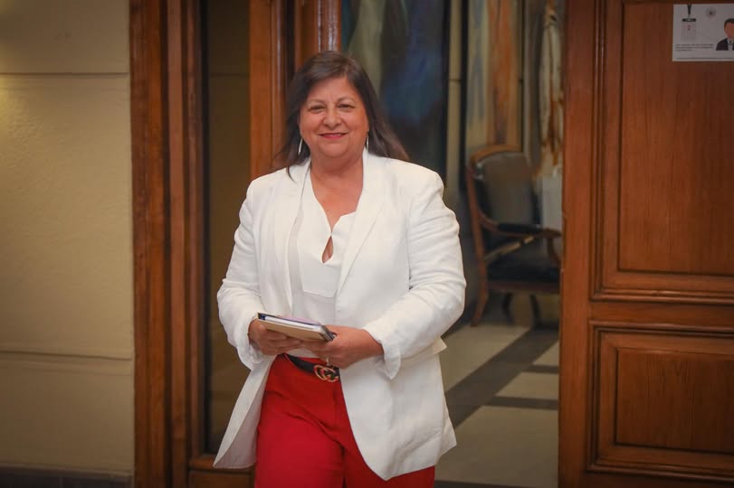 Diputada Raphael aprobó proyecto que modifica los SLEP y reconoce asignación de zona a asistentes de la educación