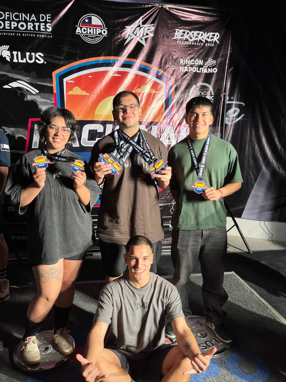 Atletas de Puerto Aysén clasifican a Campeonato Iberoamericano de Powerlifting tras destacada participación en Nacional disputado en Quintero